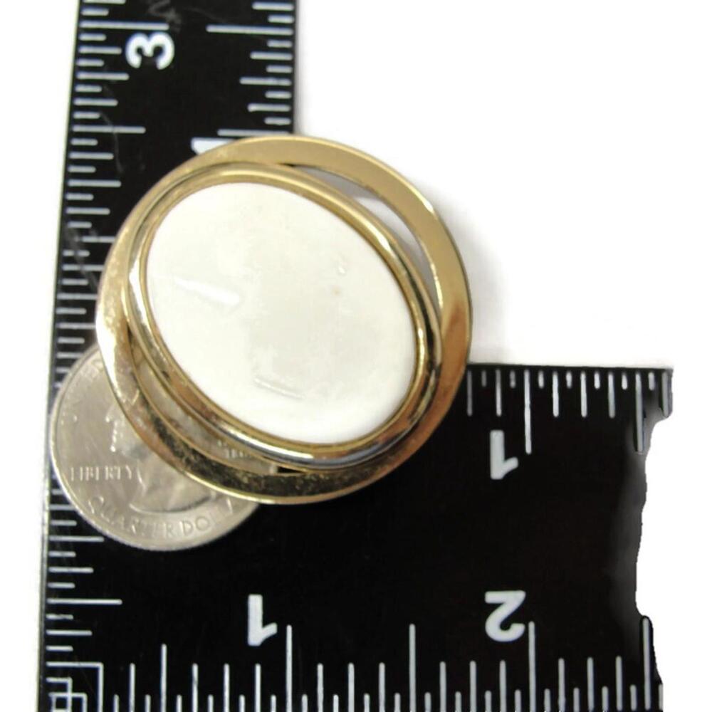 Vintage Avon Brooch Costume Jewelry White Glass Oval Center on Gold Tone - Picture 10 of 12